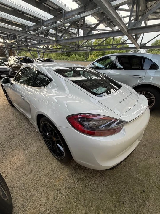 2016 Porsche 981 Cayman - Image 6 of 8