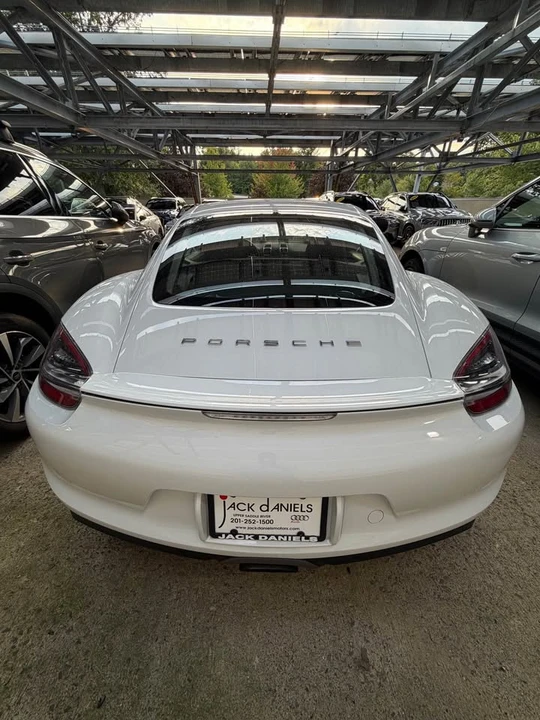 2016 Porsche 981 Cayman - Image 7 of 8