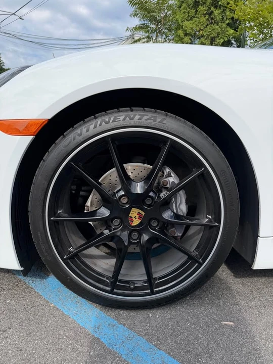 2016 Porsche 981 Cayman - Image 9 of 17