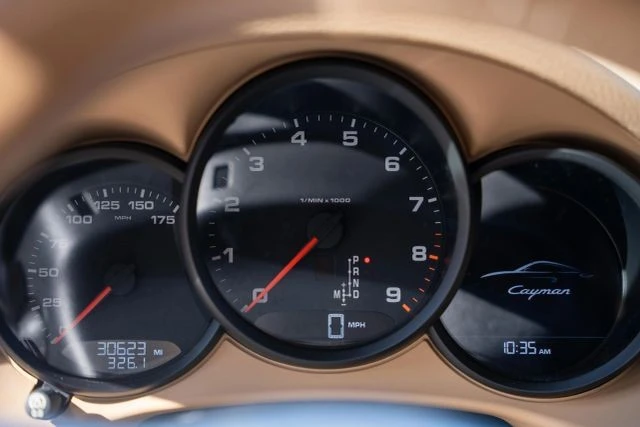 2016 Porsche 981 Cayman - Image 15 of 16