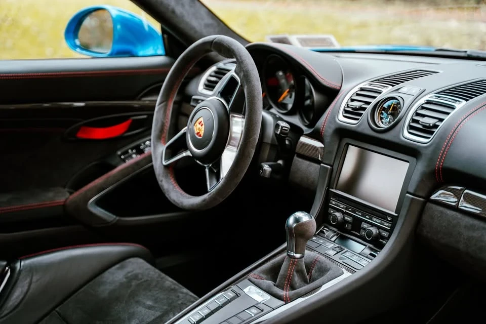 2016 Porsche 981 Cayman GT4 - Image 16 of 20