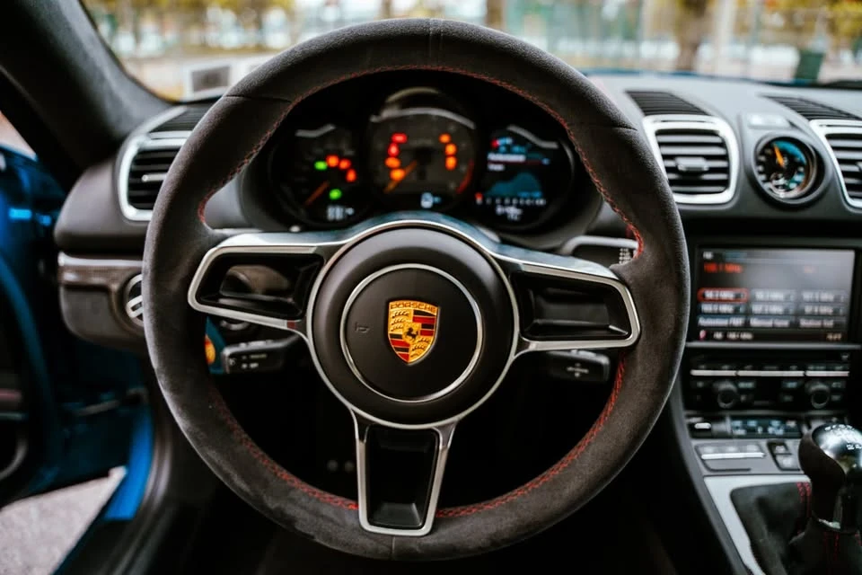 2016 Porsche 981 Cayman GT4 - Image 11 of 20