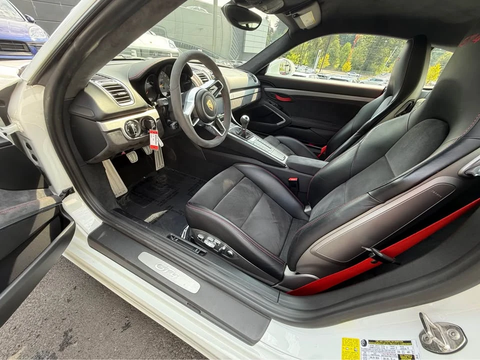 2016 Porsche 981 Cayman GT4 - Image 10 of 11