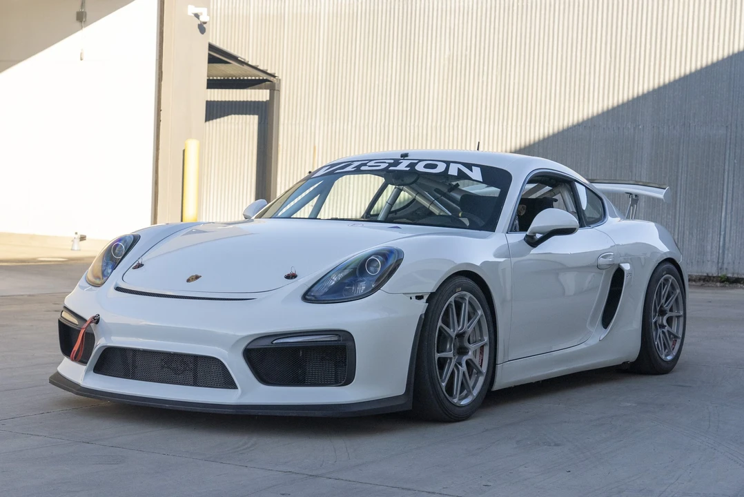 2016 Porsche 981 Cayman GT4 - Image 4 of 31