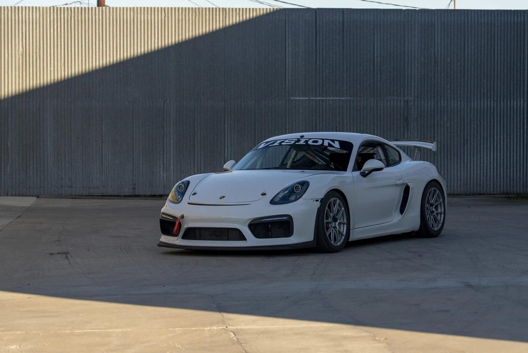 2016 Porsche 981 Cayman GT4 - Image 21 of 31