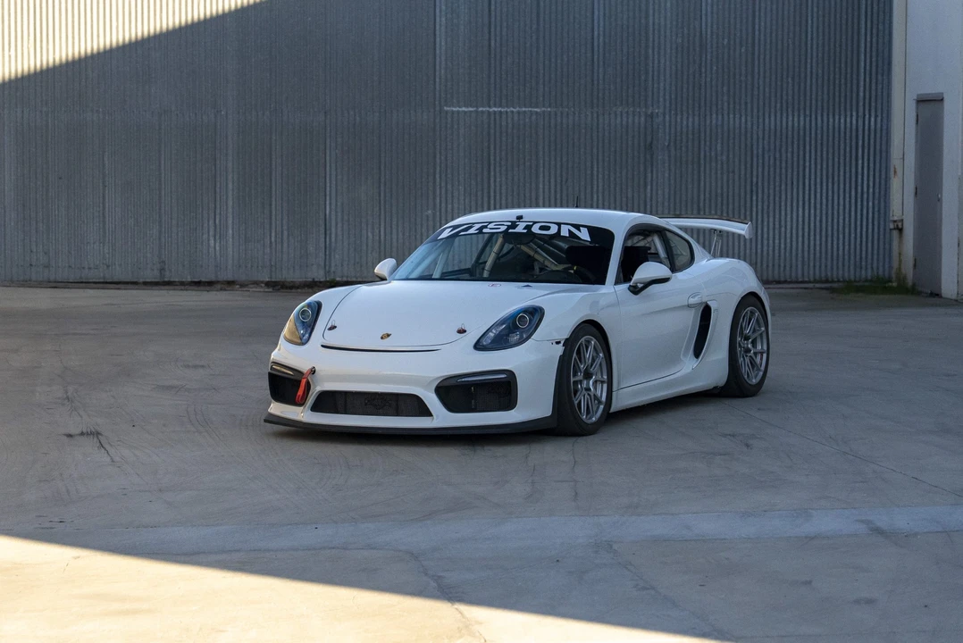 2016 Porsche 981 Cayman GT4 - Image 23 of 31