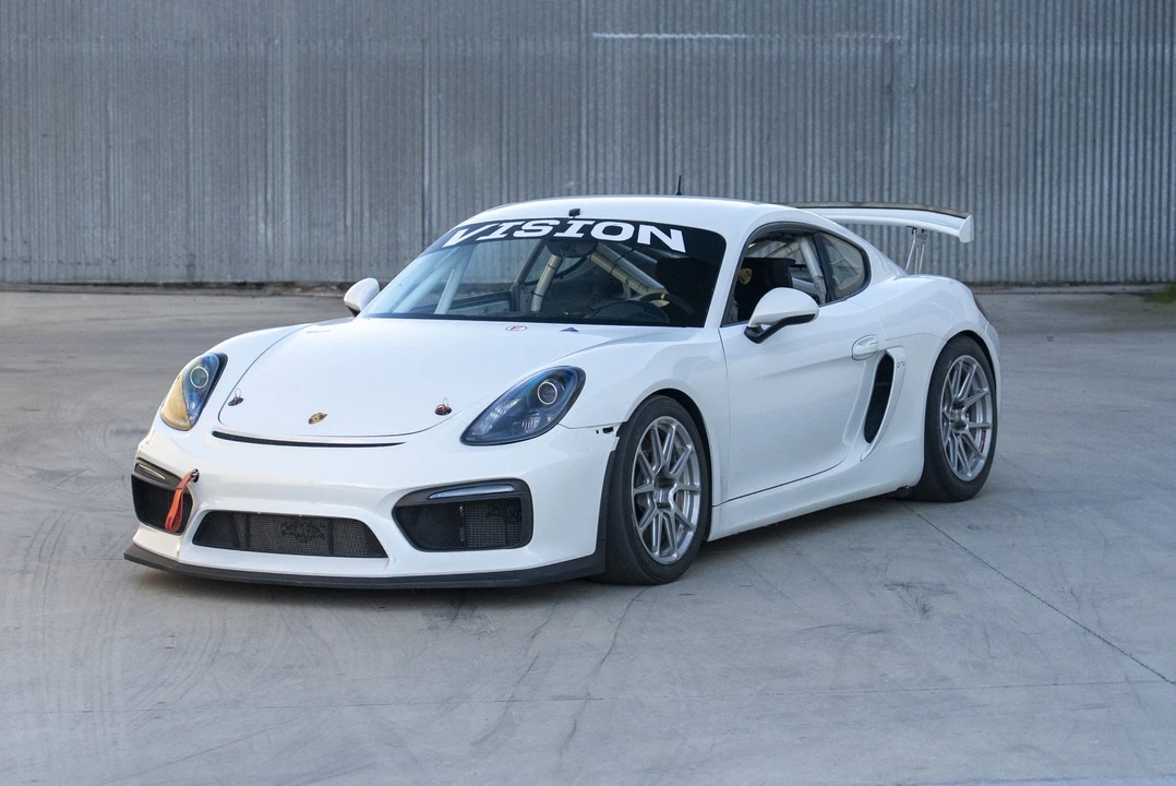 2016 Porsche 981 Cayman GT4 - Image 2 of 31