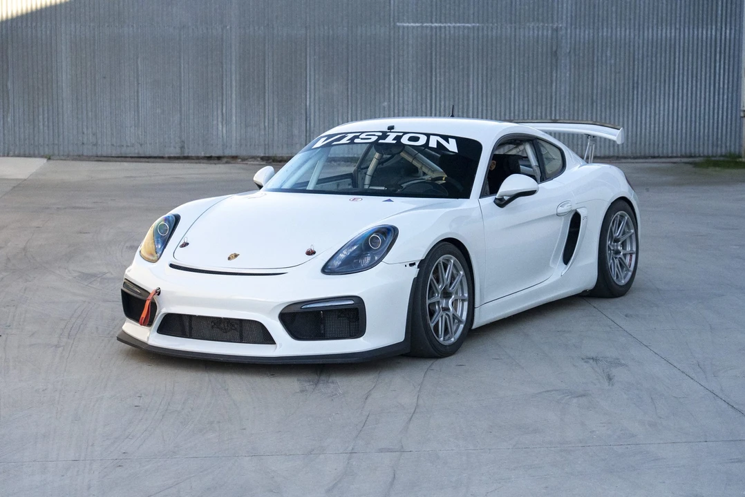 2016 Porsche 981 Cayman GT4 - Image 3 of 31