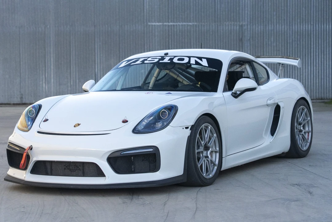 2016 Porsche 981 Cayman GT4 - Image 13 of 31