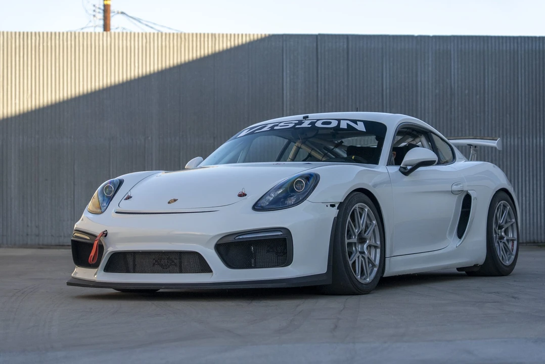 2016 Porsche 981 Cayman GT4 - Image 14 of 31