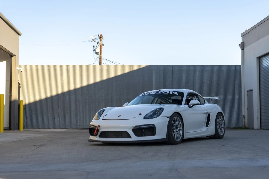 2016 Porsche 981 Cayman GT4 - Image 20 of 31