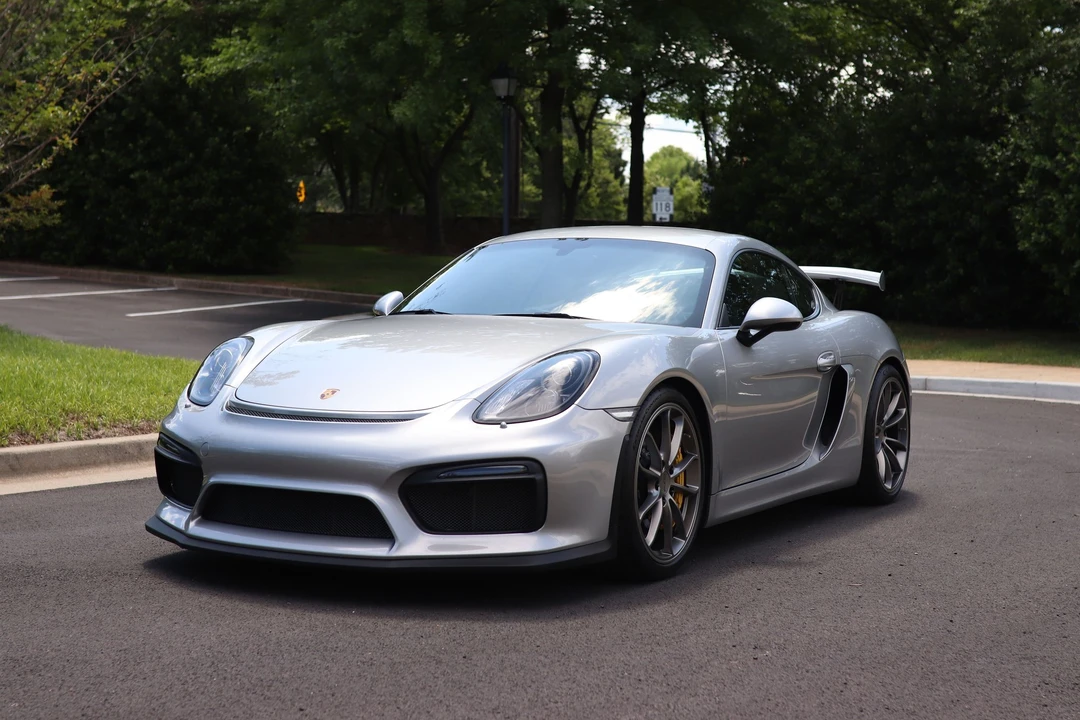 2016 Porsche 981 Cayman GT4 - Image 2 of 31