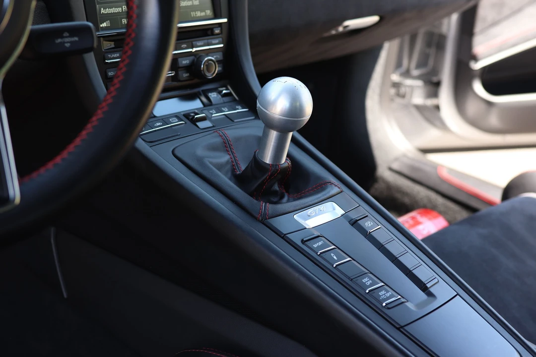 2016 Porsche 981 Cayman GT4 - Image 23 of 31