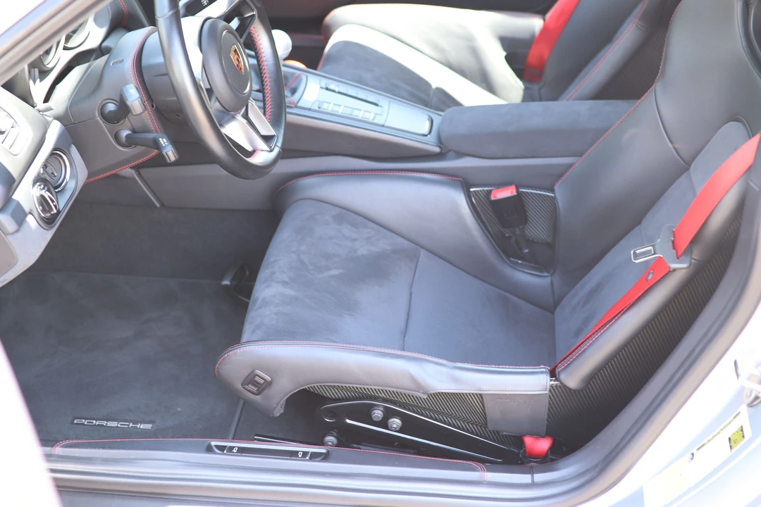 2016 Porsche 981 Cayman GT4 - Image 24 of 31
