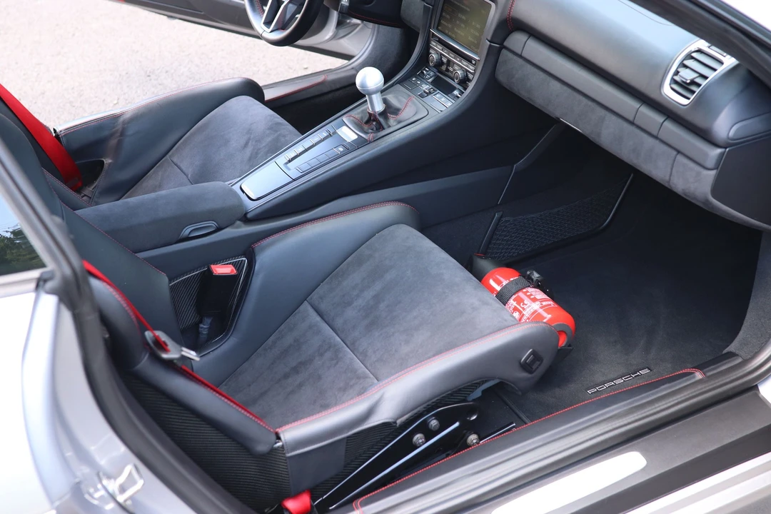 2016 Porsche 981 Cayman GT4 - Image 27 of 31