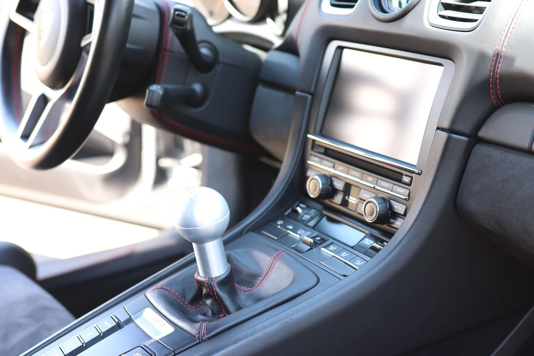 2016 Porsche 981 Cayman GT4 - Image 29 of 31