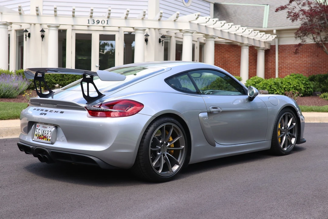 2016 Porsche 981 Cayman GT4 - Image 8 of 31
