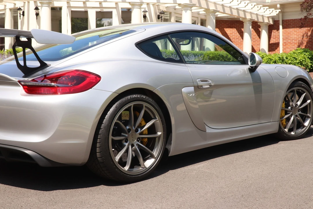 2016 Porsche 981 Cayman GT4 - Image 18 of 31