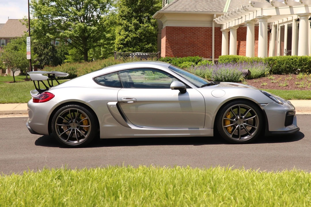 2016 Porsche 981 Cayman GT4 - Image 19 of 31