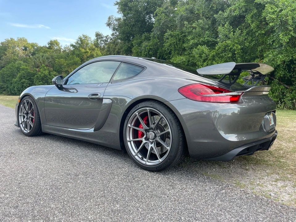 2016 Porsche 981 Cayman GT4 - Image 2 of 18