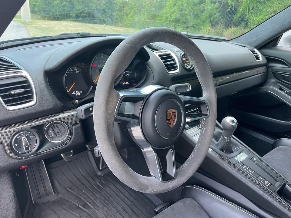 2016 Porsche 981 Cayman GT4 - Image 14 of 18