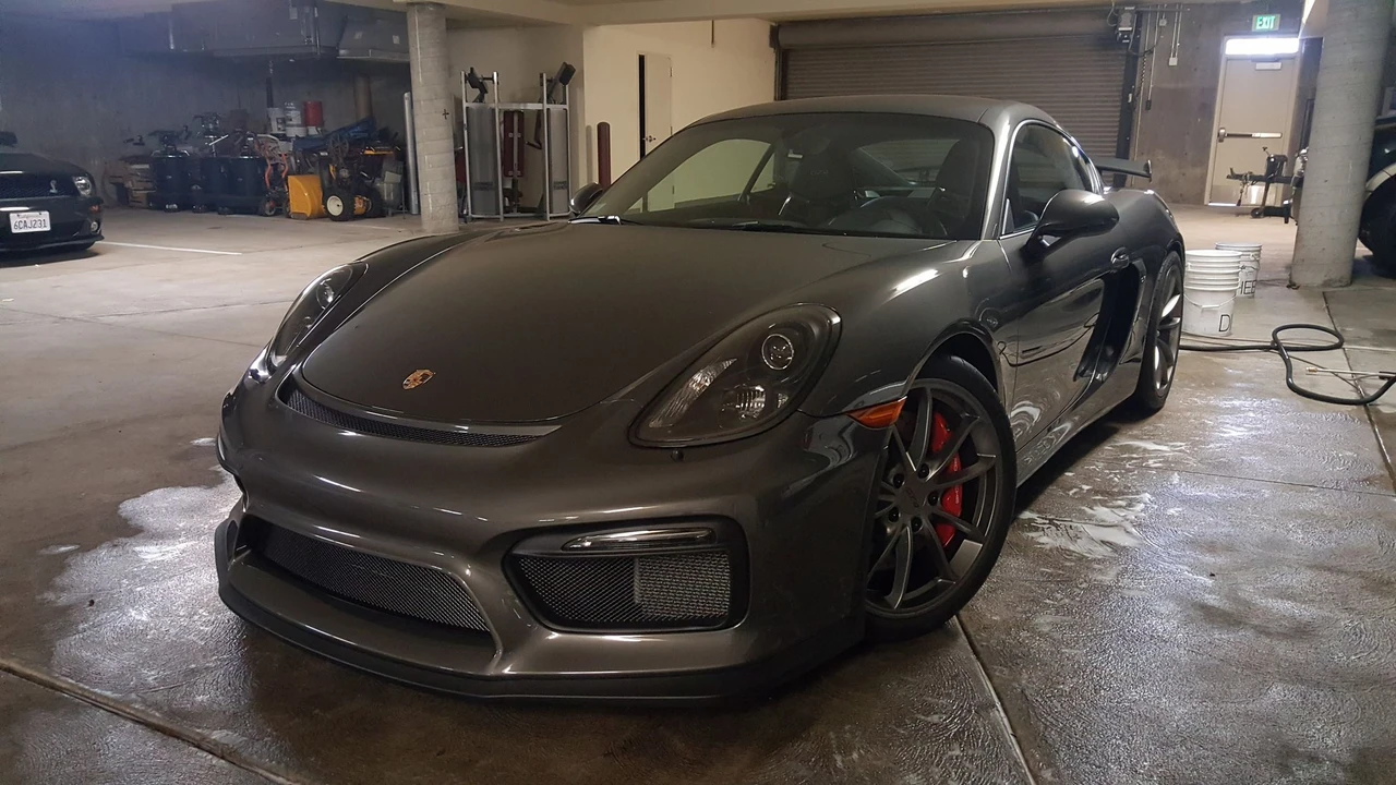 2016 Porsche 981 Cayman GT4 - Image 2 of 2