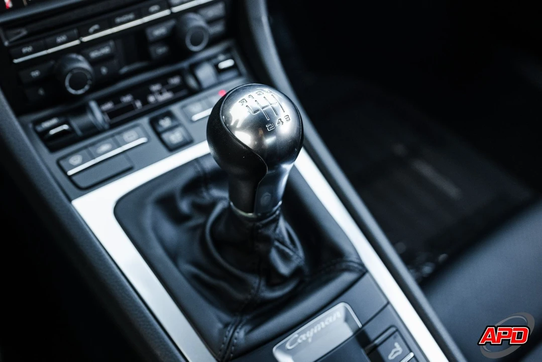 2016 Porsche 981 Cayman - Image 11 of 12