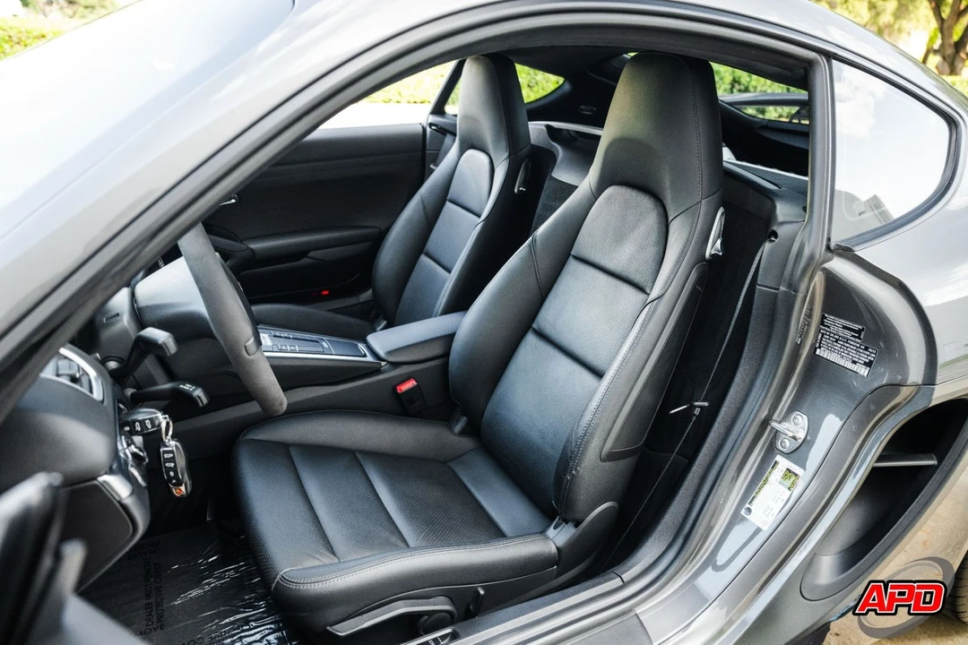 2016 Porsche 981 Cayman - Image 4 of 12