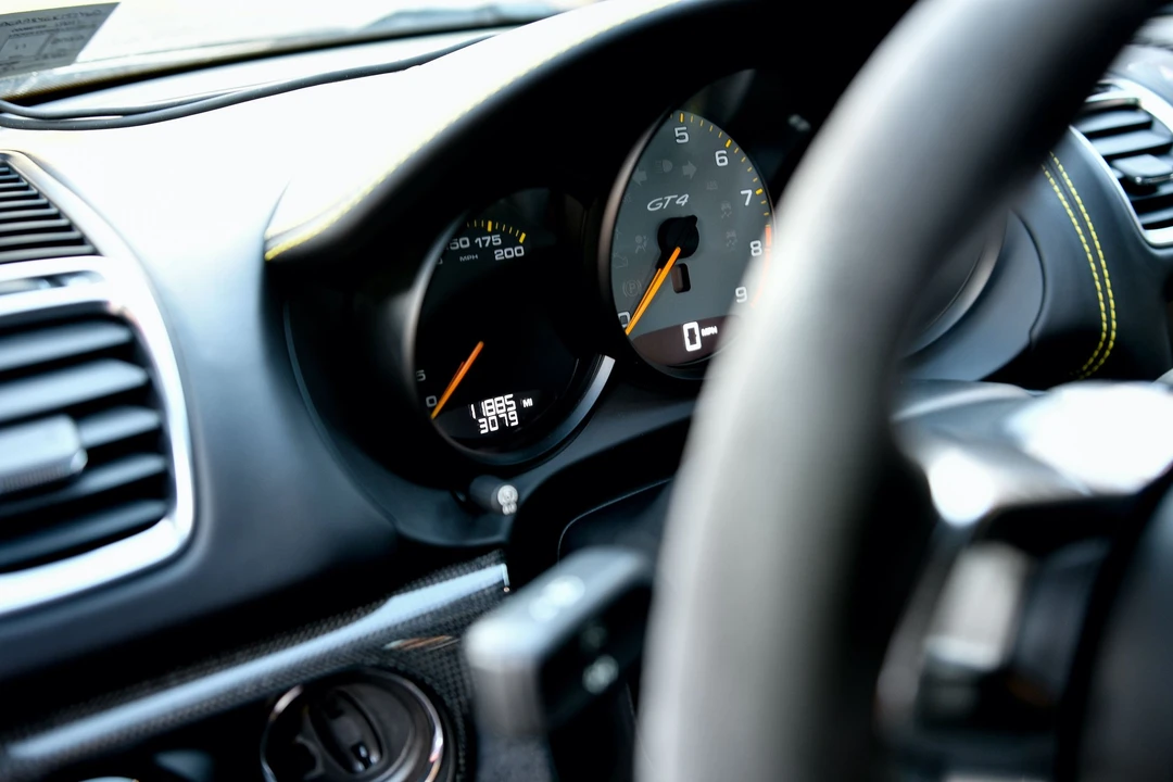 2016 Porsche 981 Cayman GT4 - Image 7 of 16