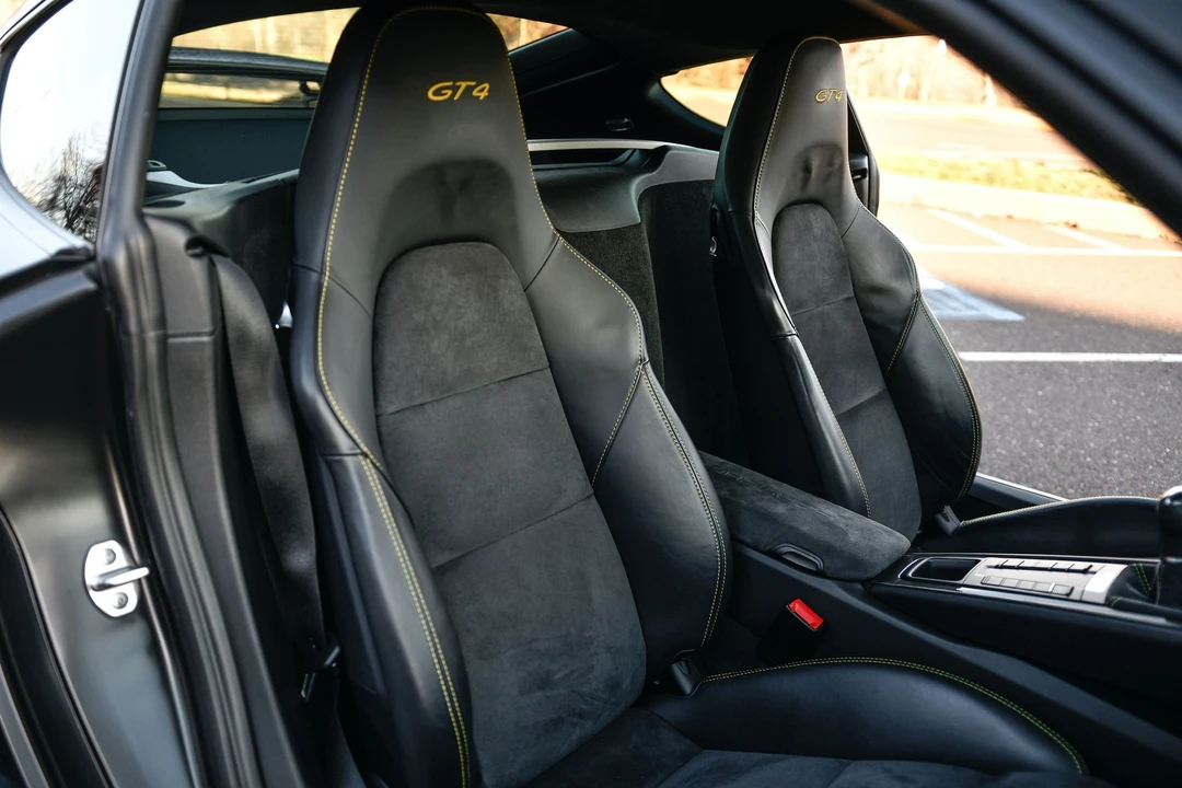 2016 Porsche 981 Cayman GT4 - Image 9 of 16