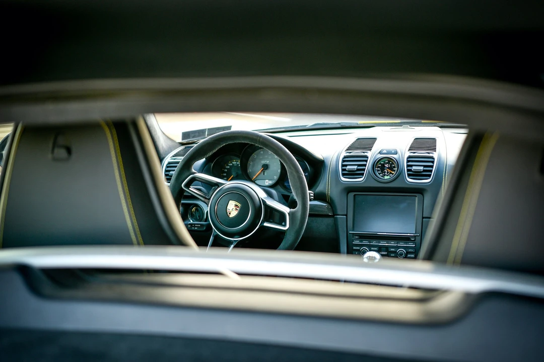2016 Porsche 981 Cayman GT4 - Image 11 of 16