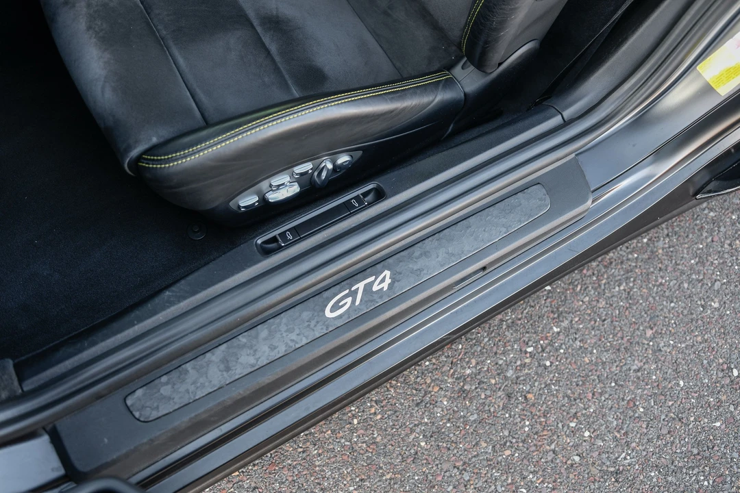 2016 Porsche 981 Cayman GT4 - Image 14 of 16