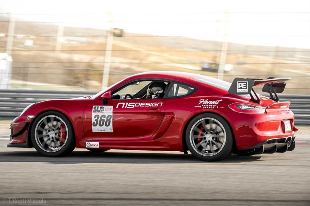 2016 Porsche 981 Cayman GT4 - Image 2 of 20
