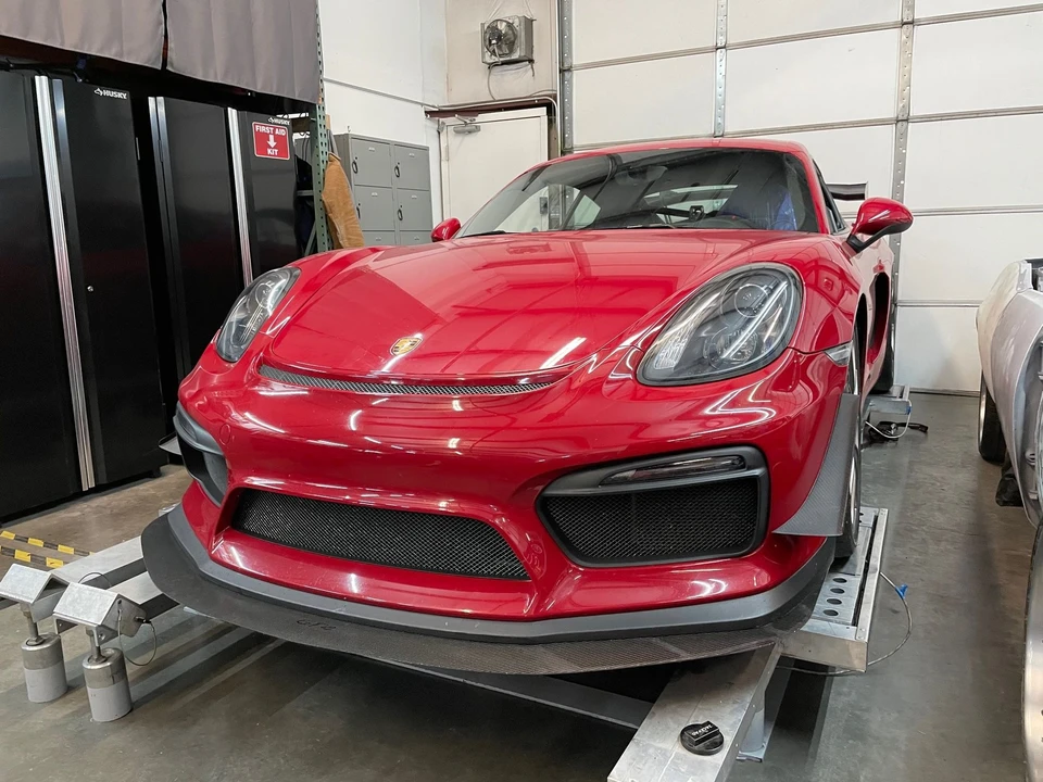 2016 Porsche 981 Cayman GT4 - Image 9 of 20