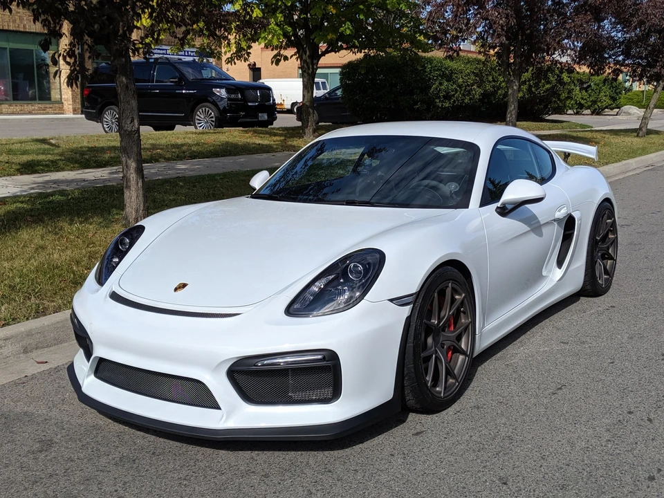 2016 Porsche 981 Cayman GT4 - Image 2 of 31