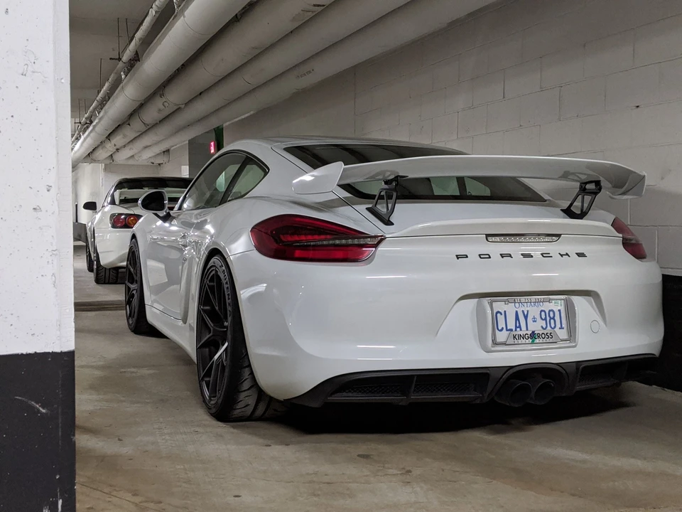 2016 Porsche 981 Cayman GT4 - Image 8 of 31