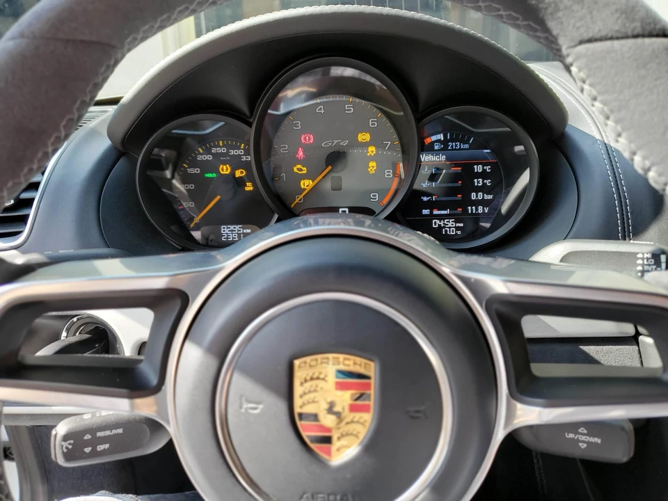 2016 Porsche 981 Cayman GT4 - Image 20 of 31