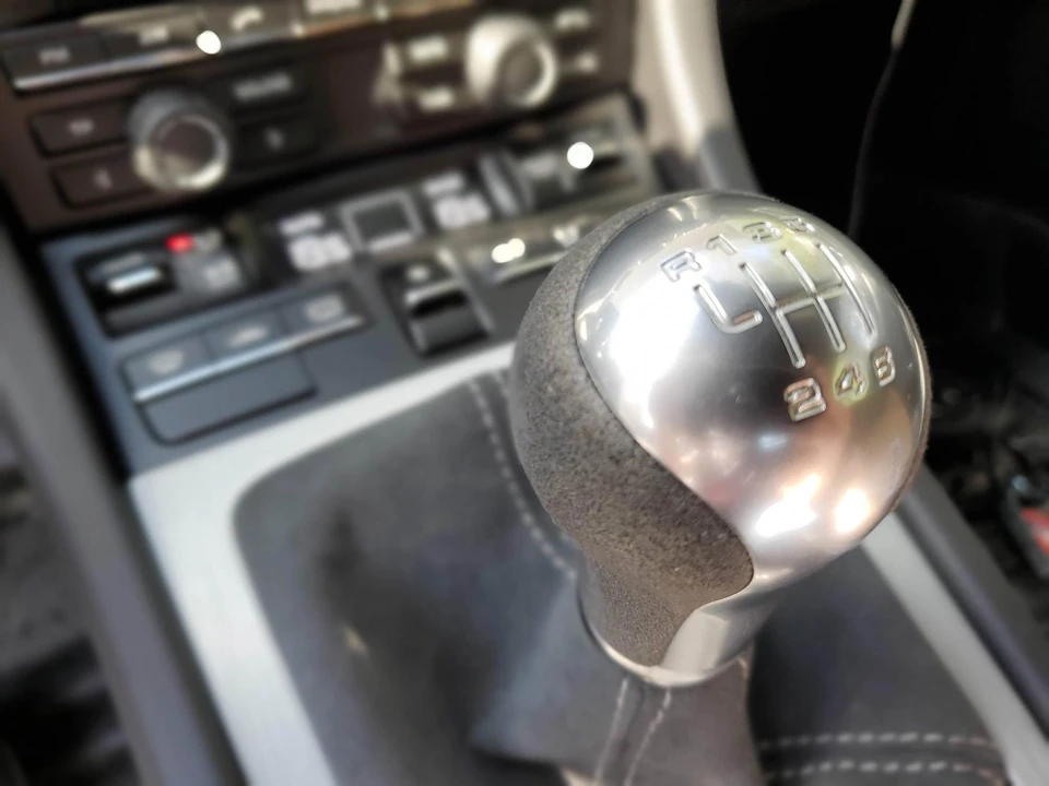 2016 Porsche 981 Cayman GT4 - Image 24 of 31