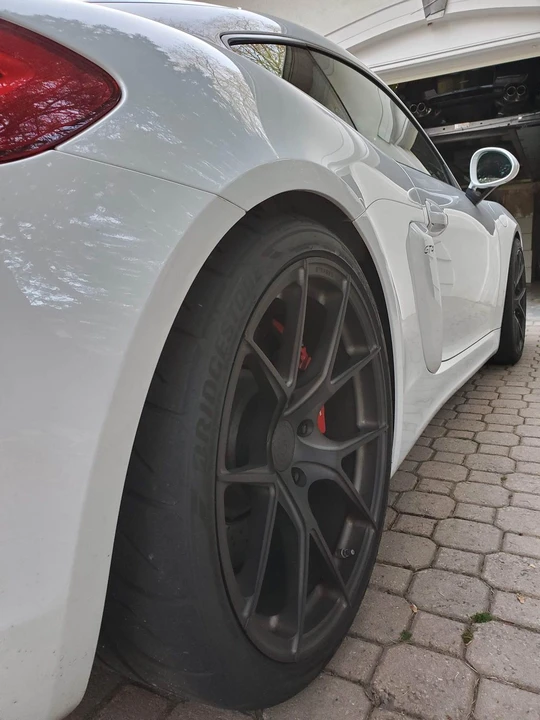 2016 Porsche 981 Cayman GT4 - Image 13 of 31