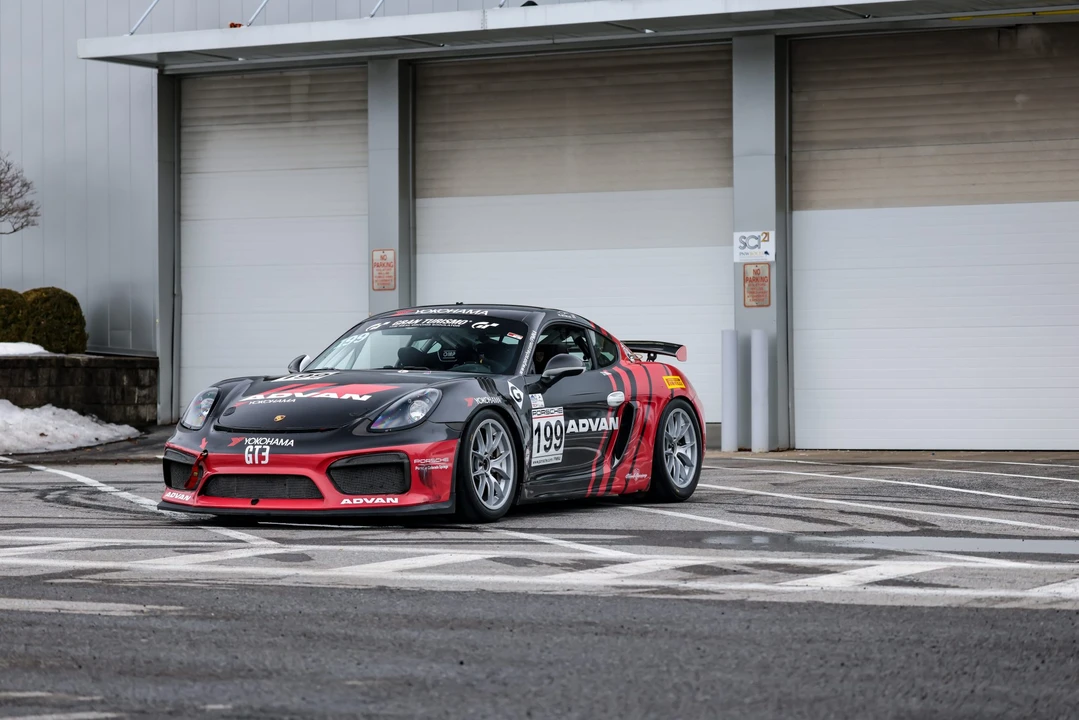 2016 Porsche 981 Cayman GT4 Clubsport - Image 2 of 31