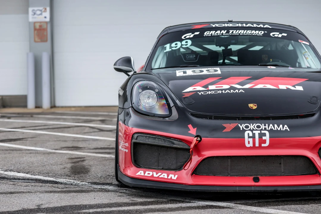 2016 Porsche 981 Cayman GT4 Clubsport - Image 29 of 31