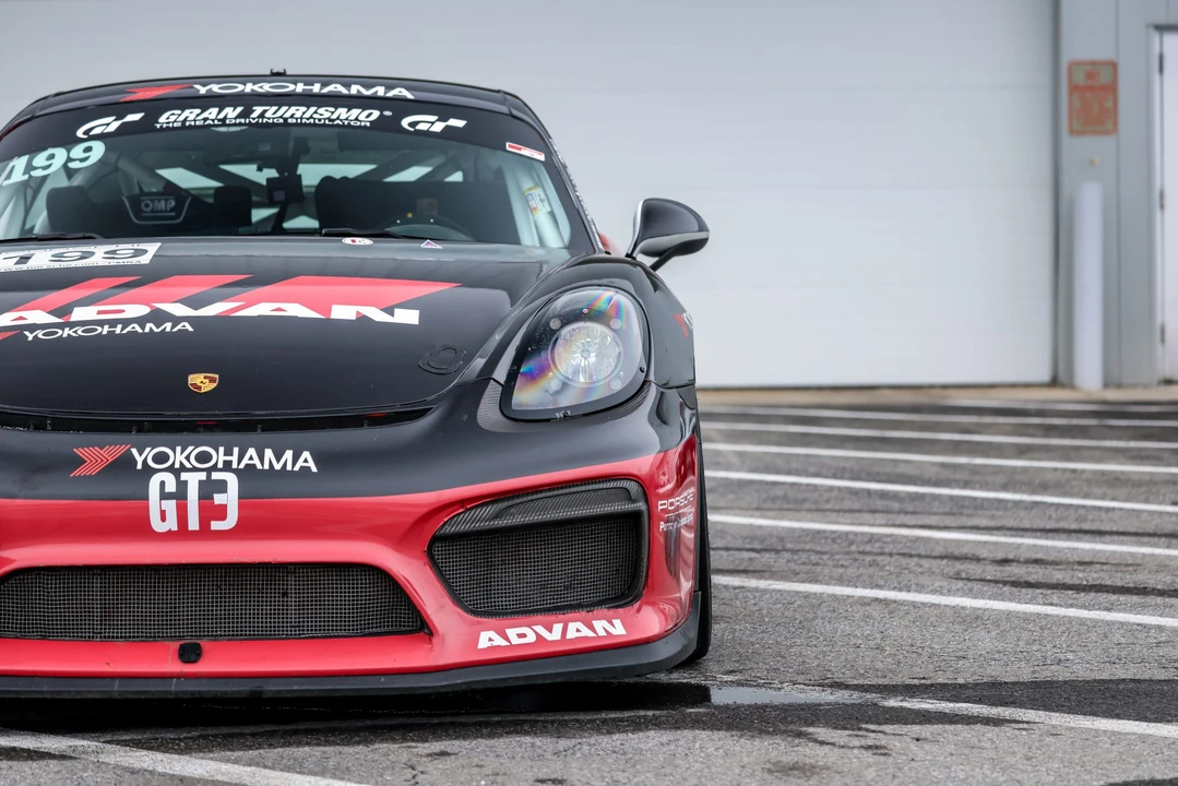 2016 Porsche 981 Cayman GT4 Clubsport - Image 30 of 31