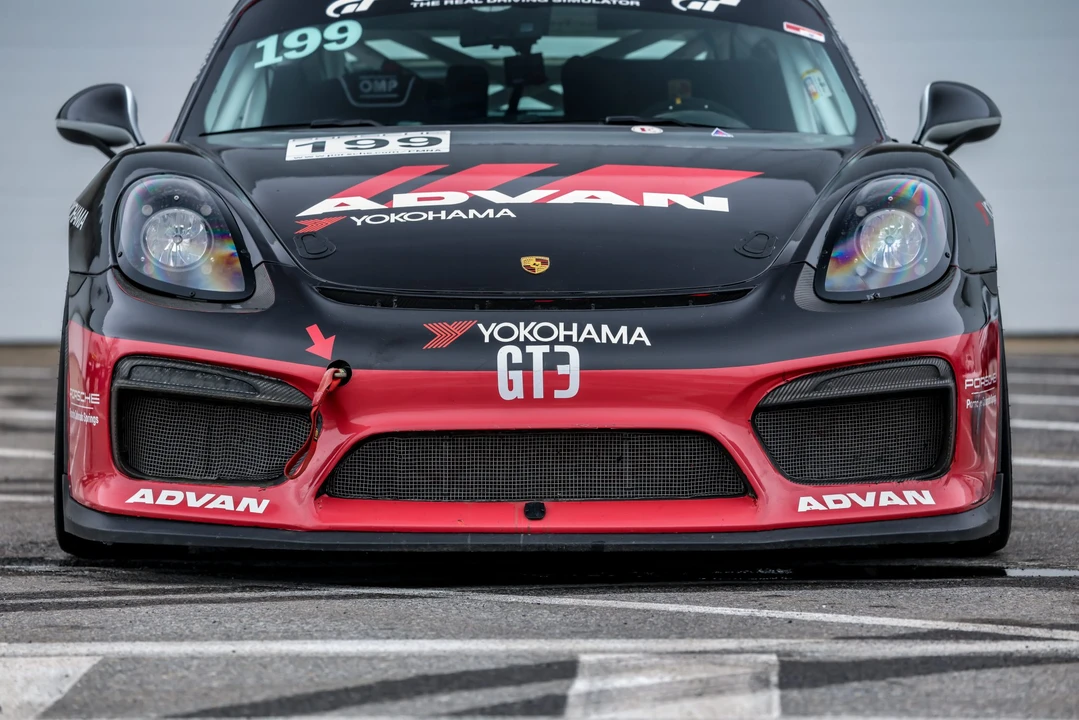 2016 Porsche 981 Cayman GT4 Clubsport - Image 28 of 31