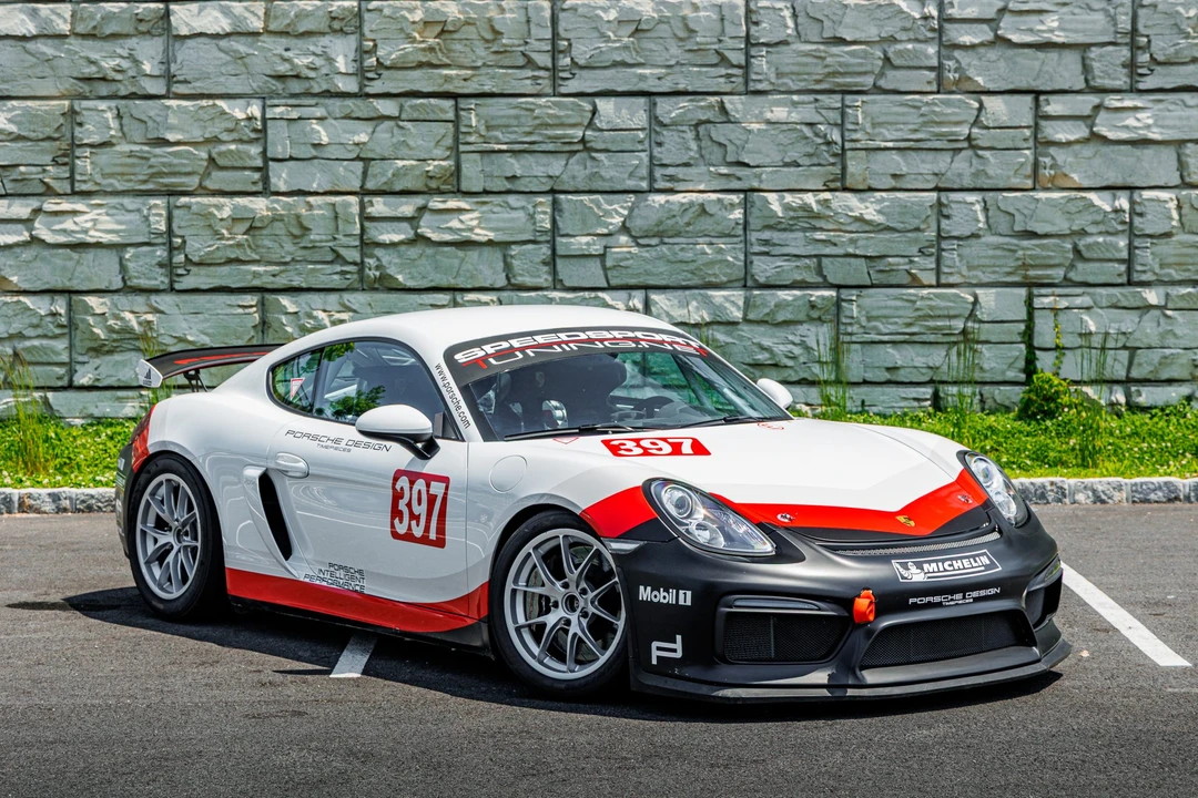 2016 Porsche 981 Cayman GT4 Clubsport - Image 8 of 31