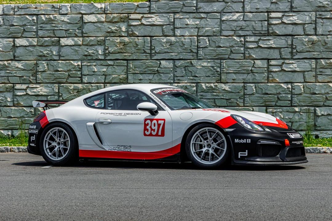 2016 Porsche 981 Cayman GT4 Clubsport - Image 11 of 31