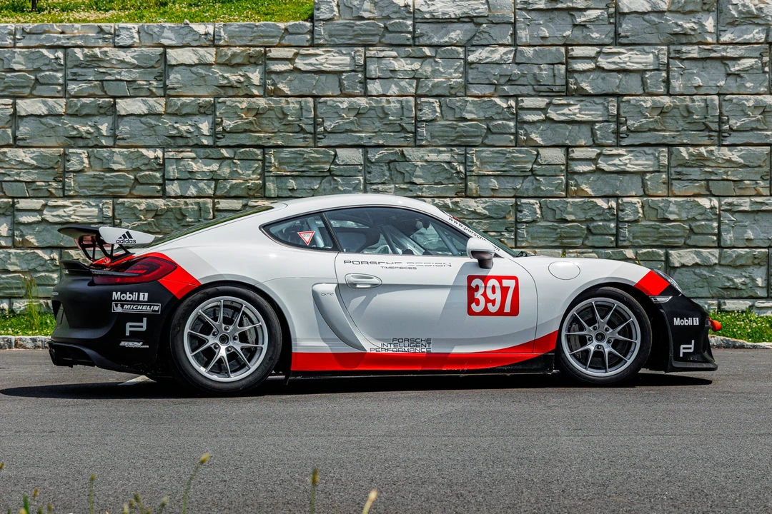 2016 Porsche 981 Cayman GT4 Clubsport - Image 15 of 31