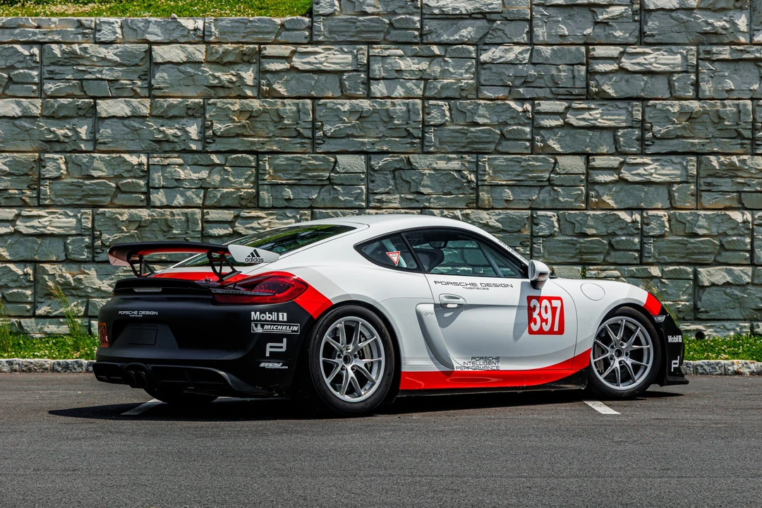 2016 Porsche 981 Cayman GT4 Clubsport - Image 17 of 31