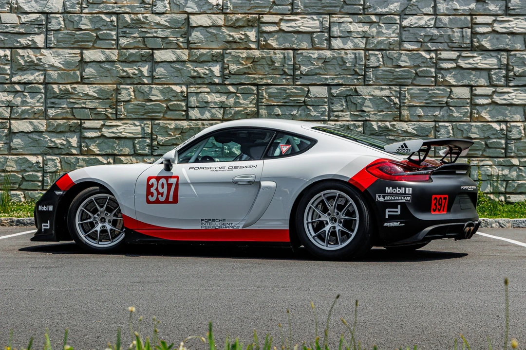 2016 Porsche 981 Cayman GT4 Clubsport - Image 25 of 31