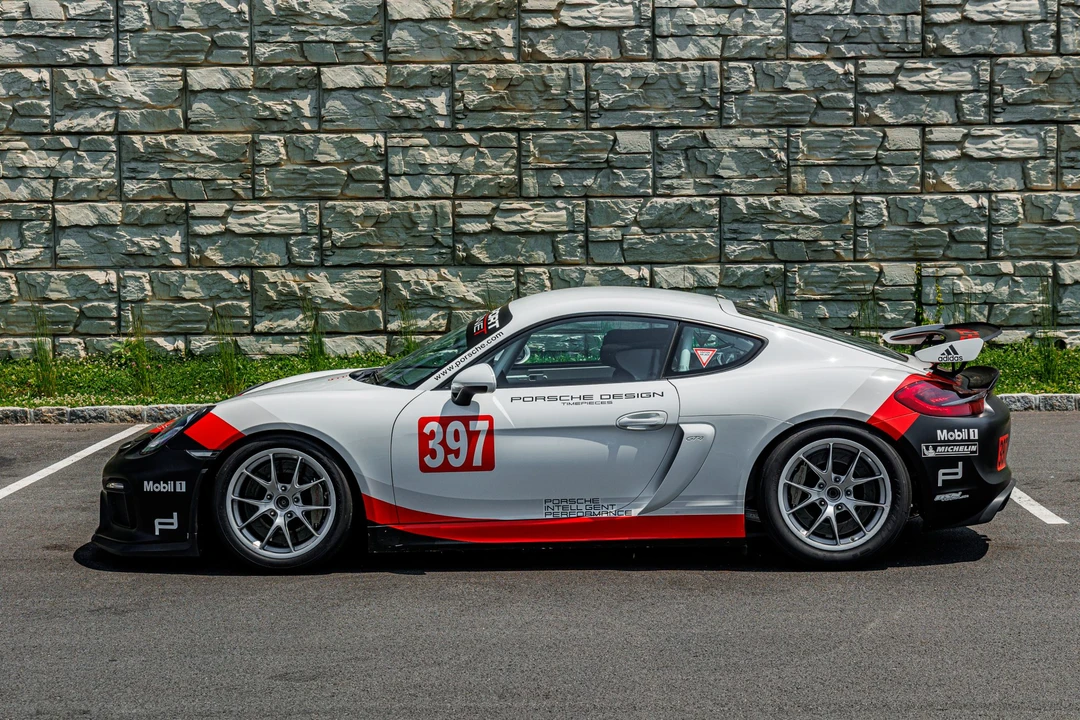 2016 Porsche 981 Cayman GT4 Clubsport - Image 26 of 31