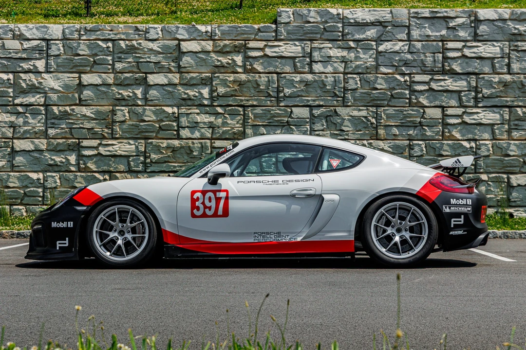 2016 Porsche 981 Cayman GT4 Clubsport - Image 27 of 31